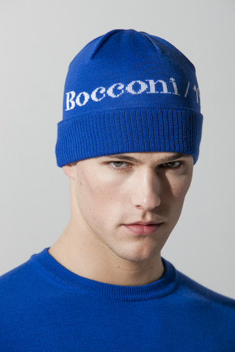 AUDES "da 15 anni innamorati dell’idea semplice che l’abbigliamento sia un mezzo attraverso cui esprimere ciò che siamo" AUDES "da 15 anni innamorati dell’idea semplice che l’abbigliamento sia un mezzo attraverso cui esprimere ciò che siamo"