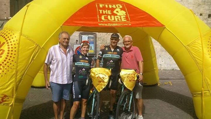Albenga Amsterdam in bici per Find the Cure alle 12,30 l'inizio dell'avventura