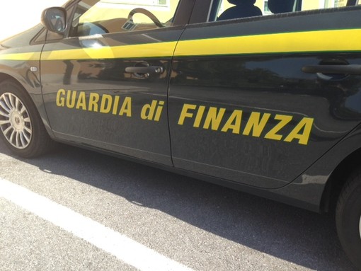 Blitz della Guardia di Finanza di Albenga, nel mirino aziende, abitazioni e studi professionali Blitz della Guardia di Finanza di Albenga, nel mirino aziende, abitazioni e studi professionali