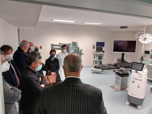 Un laser all'avanguardia per l'urologia del San Paolo: presentato il nuovo &quot;Lumenis Moses 2.0&quot; (FOTO e VIDEO)