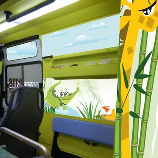 L'interno di un'ambulanza allestita per i bimbi