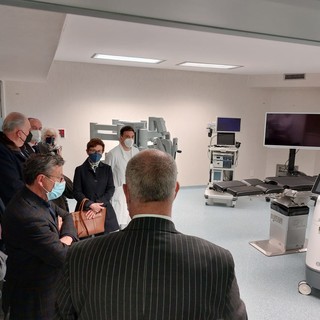 Un laser all'avanguardia per l'urologia del San Paolo: presentato il nuovo "Lumenis Moses 2.0" (FOTO e VIDEO) Un laser all'avanguardia per l'urologia del San Paolo: presentato il nuovo "Lumenis Moses 2.0" (FOTO e VIDEO)