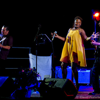 Mia Nkem Favour protagonista della terza serata di Andora Blues 2018