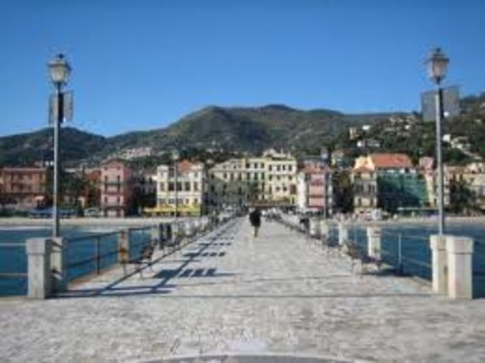 Alassio, lavori pubblici: il Pd "Villani burattino di Melgrati"