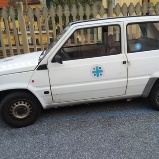 Atti di vandalismo sulla macchina usata dalla Protezione Animali di Albenga