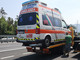 Tamponano l'ambulanza in autostrada e si danno alla fuga: vittima un mezzo della Croce Bianca di Albenga