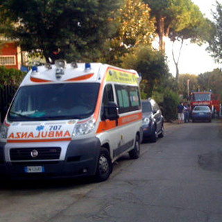 Frana travolge due escursionisti