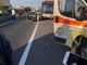 Albenga: un'apecar si ribalta a seguito dello scontro con un autobus, persona riname incastrata all'interno