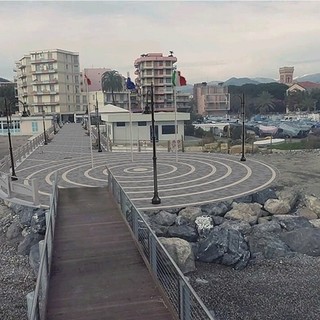 Albenga, al via i lavori di restyling della zona di accesso al nuovo pontile per la pesca Albenga, al via i lavori di restyling della zona di accesso al nuovo pontile per la pesca