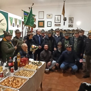Gli alpini di Albenga donano i proventi delle loro attività: oltre 6mila euro in beneficenza