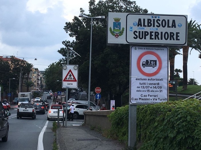Ordinanza contro il traffico pesante, il Gruppo Insieme per Albisola: "Una vittoria delle opposizioni e dei cittadini esasperati"