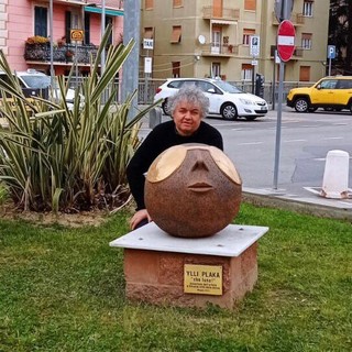 Varazze, il 20 marzo l'artista Ylli Plaka inaugura la mostra "Che Luna"