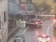 Auto bloccata al passaggio a livello in via Quiliano: scatta l’allarme a Savona