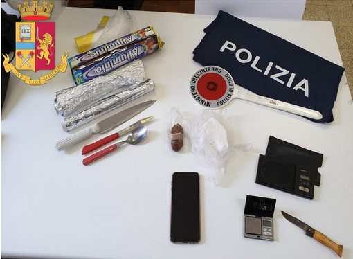 Savona, era in possesso di 63 grammi di eroina: arrestato dalla polizia