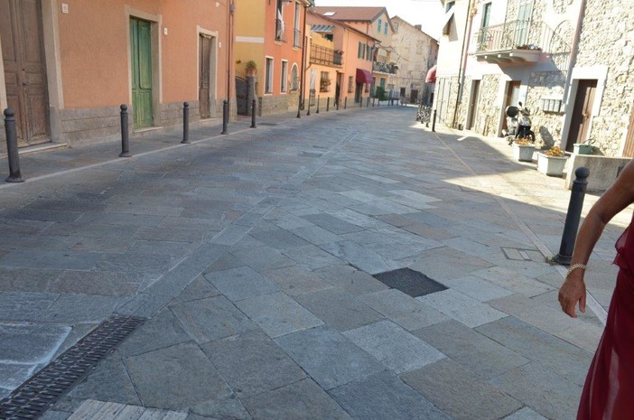 Andora, al via la sostituzione della rumorosa e sconnessa pavimentazione di molino nuovo Andora, al via la sostituzione della rumorosa e sconnessa pavimentazione di molino nuovo