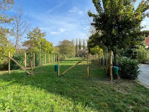 Carcare inaugura "Il giardino di Fido", la nuova area di sgambamento per cani realizzata con materiali ecosostenibili