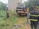 Tovo S. Giacomo, auto gettata nel torrente Bottassano rimossa dai Vigili del fuoco (FOTO)