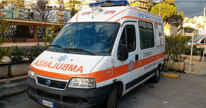 Savona: investimento in via Boselli, un uomo in ospedale