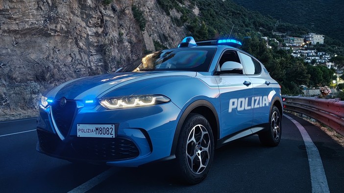 Alassio, ventenne arrestato dopo la fuga: calci e pugni contro i poliziotti Alassio, ventenne arrestato dopo la fuga: calci e pugni contro i poliziotti