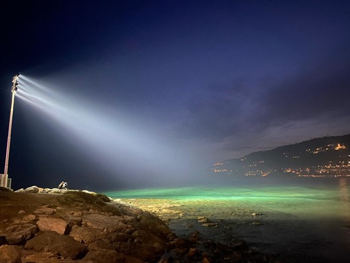 Inaugurata l’area per praticare surf in notturna ad Andora: unica in Italia, illuminato oltre un km di litorale Inaugurata l’area per praticare surf in notturna ad Andora: unica in Italia, illuminato oltre un km di litorale