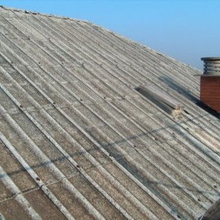 Amianto e rifiuti pericolosi in quindici strutture liguri: al via alla bonifica Amianto e rifiuti pericolosi in quindici strutture liguri: al via alla bonifica