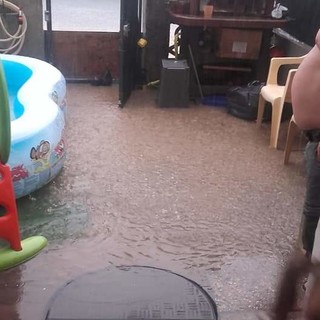 Lusignano d'Albenga, la denuncia di un lettore: "Ogni volta che piove, la mia casa viene sommersa dall'acqua" (FOTO)