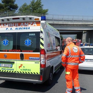 Scontro auto-moto ad Altare: due feriti