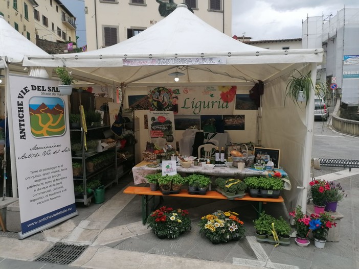 Pro loco di Garlenda e Antiche Vie Del Sale: unione e tradizione al "Festival delle Regioni" di Bucine Pro loco di Garlenda e Antiche Vie Del Sale: unione e tradizione al "Festival delle Regioni" di Bucine