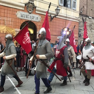 Botta e risposta sul Palio di Albenga. Passino: "Questa la goffa strategia elettorale di Ciangherotti?"