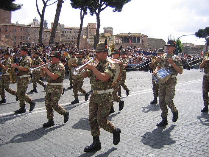 La fanfara della Brigata "Taurinense" (fonte Wikipedia) La fanfara della Brigata "Taurinense" (fonte Wikipedia)