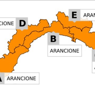 Allerta arancione prolungata: previsti temporali fino alle 15 del 28 agosto
