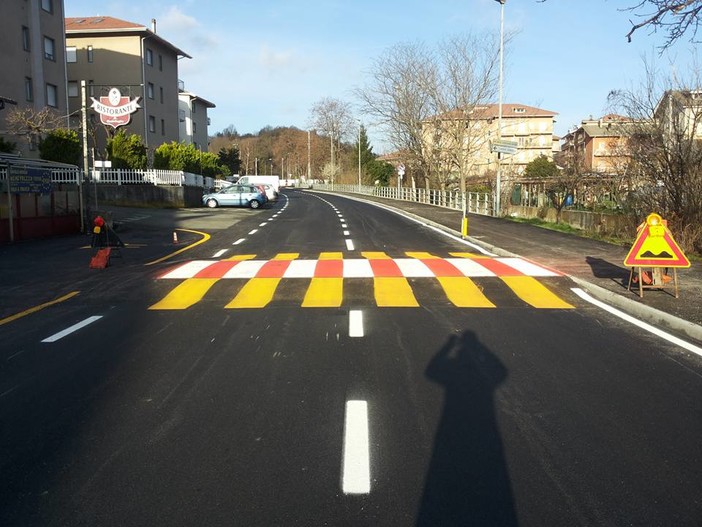 Carcare, ok la prima parte dei lavori di asfaltatura su piazze e vie cittadine: le foto Carcare, ok la prima parte dei lavori di asfaltatura su piazze e vie cittadine: le foto