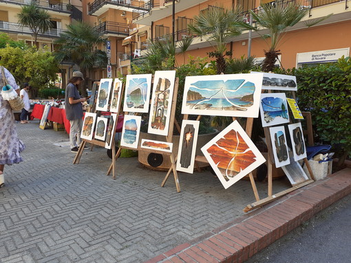 Loano, torna il mercatino “Antichità e collezionismo” per appassionati e curiosi Loano, torna il mercatino “Antichità e collezionismo” per appassionati e curiosi