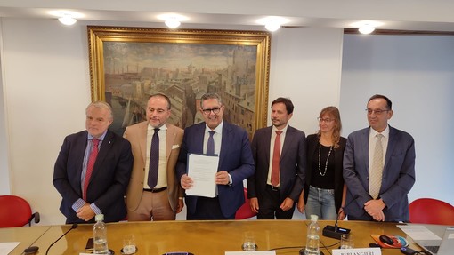 Altri 50 milioni per il rilancio economico del savonese: firmato l'accordo di programma per l'area di crisi complessa