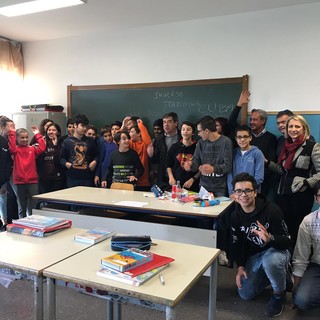 Albenga, gli alunni della scuola di via degli Orti imparano la raccolta differenziata