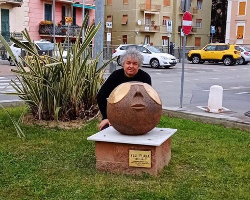 Varazze, il 20 marzo l'artista Ylli Plaka inaugura la mostra "Che Luna"