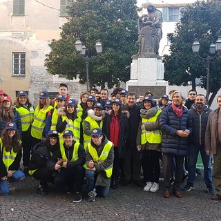 Differenziata ad Albenga, quale la percezione? I ragazzi delle scuole superiori lo chiedono alla città e mostrano come riciclare e compostare