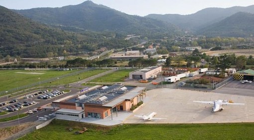 L'aeroporto Panero di Villanova d'Albenga L'aeroporto Panero di Villanova d'Albenga