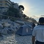 Alassio, giro di vite della Capitaneria contro gli accampamenti abusivi in spiaggia: nove sanzioni Alassio, giro di vite della Capitaneria contro gli accampamenti abusivi in spiaggia: nove sanzioni
