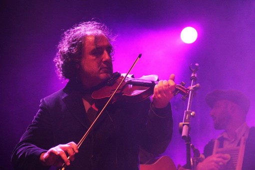 Presentazione - concerto del nuovo cd di "A Brigà": oggi alla Ubik