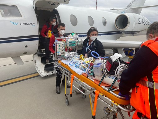 Un’equipe del Gaslini vola in Kosovo per salvare un neonato Un’equipe del Gaslini vola in Kosovo per salvare un neonato