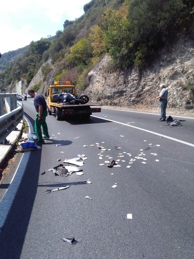 Scontro moto-auto ad Alassio: artigiano di Albenga subisce amputazione del piede