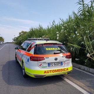 Laigueglia, scontro moto-auto in via Roma, 2 feriti