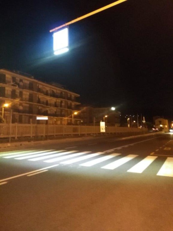 Pietra Ligure, attraversamenti pedonali illuminati a led lungo la via Aurelia Pietra Ligure, attraversamenti pedonali illuminati a led lungo la via Aurelia