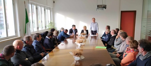 Andora, consegnati agli stabilimenti balneari i documenti per le estensioni delle concessioni demaniali