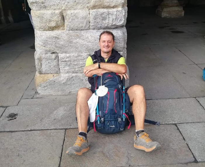 Un defibrillatore in memoria di Alessandro Binello: la donazione dei figli alla Croce Verde di Albisola Un defibrillatore in memoria di Alessandro Binello: la donazione dei figli alla Croce Verde di Albisola