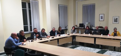 Assemblea pubblica sui rifiuti, Ceriale si prepara all’arrivo della Sat Assemblea pubblica sui rifiuti, Ceriale si prepara all’arrivo della Sat