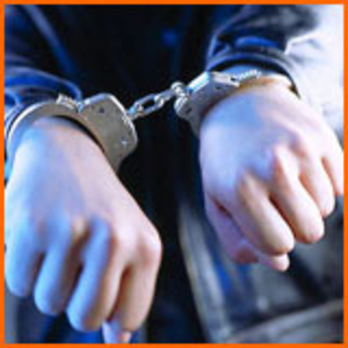 Albenga: peruviano ruba due paia di jeans, arrestato per furto