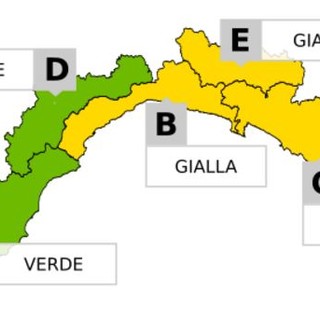 Maltempo, domani allerta gialla per temporali sulla costa