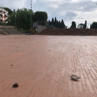 Degrado all'auditorium "Simonetti" di Parco San Rocco, il gruppo 'Alassio di Tutti': "Serve intervenire al più presto"